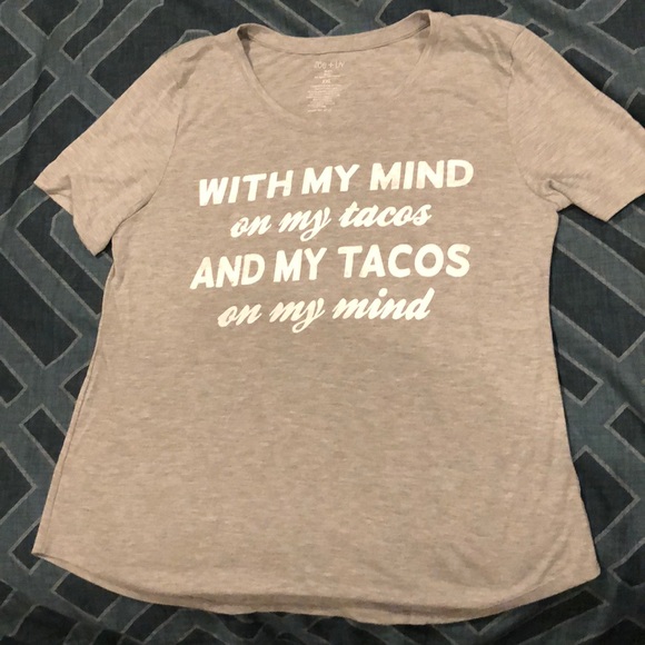 zoe + liv Tops - Heather gray shirt for taco lovers!
